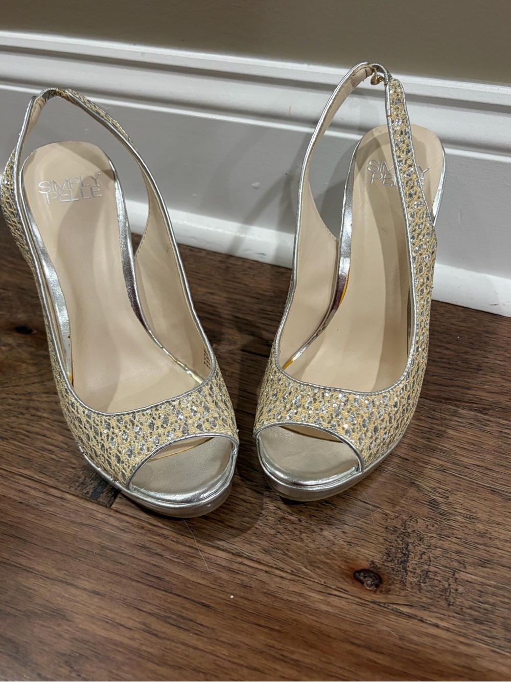 SMITH & ZELLY Silver Glitter Peep-Toe Slingback Heels